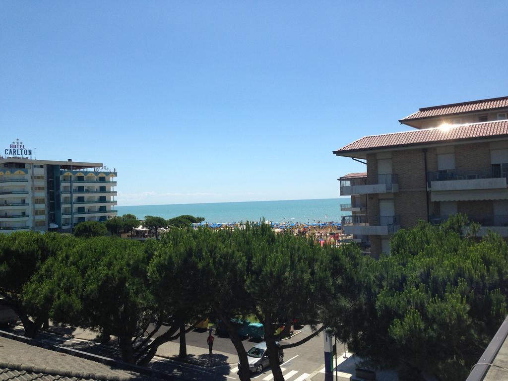 Residence Gallo - Walterigato Apartments Per Solo Famiglie Лидо-ди-Езоло Экстерьер фото