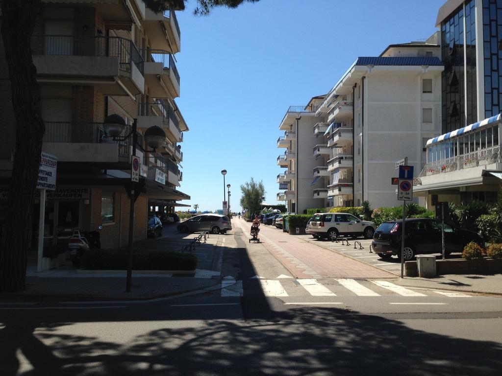 Residence Gallo - Walterigato Apartments Per Solo Famiglie Лидо-ди-Езоло Экстерьер фото