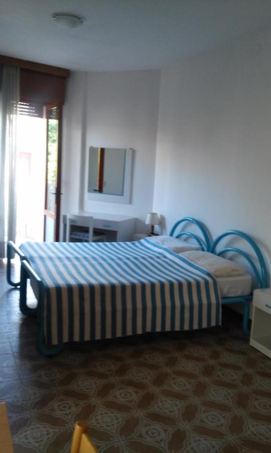 Residence Gallo - Walterigato Apartments Per Solo Famiglie Лидо-ди-Езоло Экстерьер фото