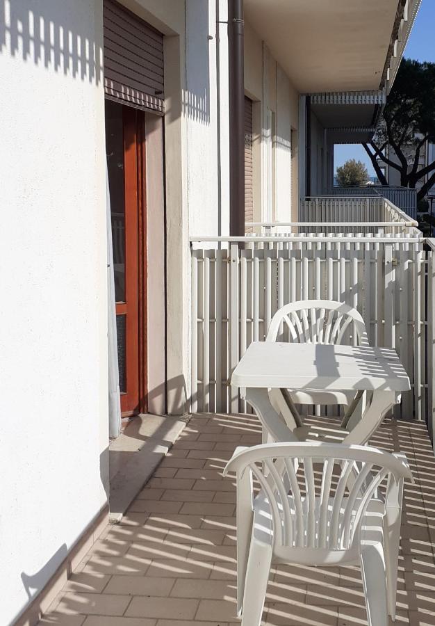 Residence Gallo - Walterigato Apartments Per Solo Famiglie Лидо-ди-Езоло Экстерьер фото